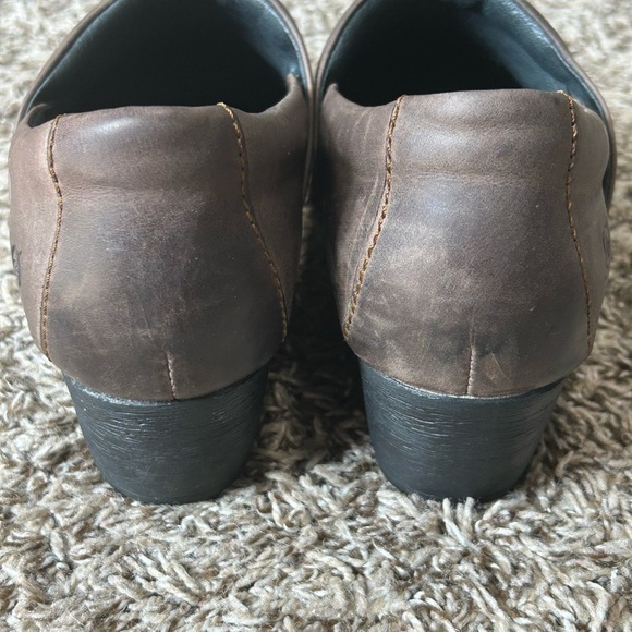 Born Kinney Sz 8 Distressed Brown Leather Booties Slip On Clogs Western Boho - Picture 5 of 10